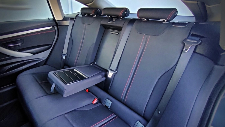 BMW Seria 3 cena 72900 przebieg: 247862, rok produkcji 2018 z Żychlin małe 497